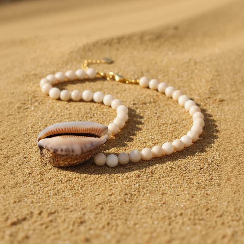 Natural Cowrie Pendant Necklace
