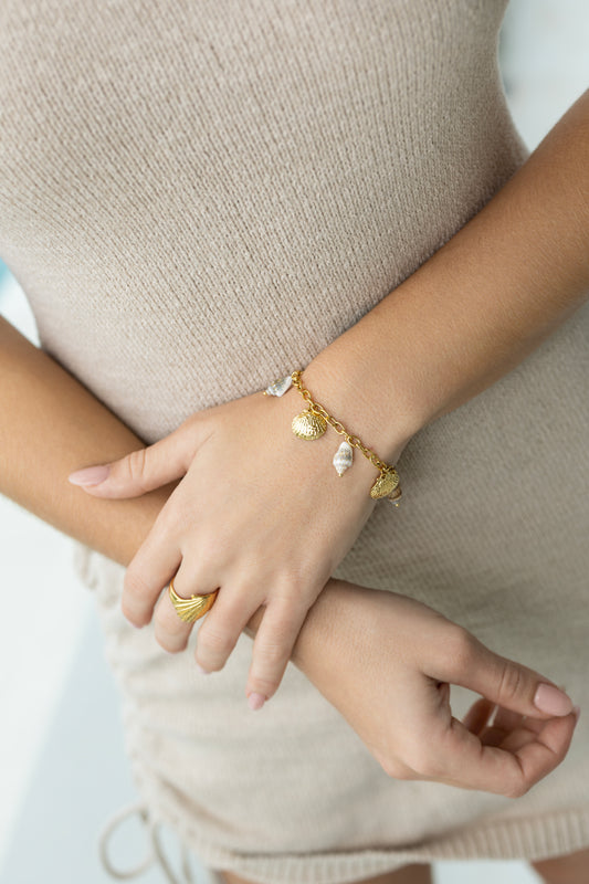 Fiji Shell Pendant Bracelet