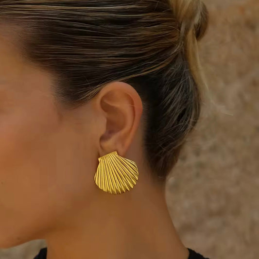 Scallop Stud Earrings