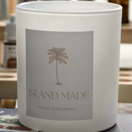 Island Made Candle – Coconut & Sandalwood