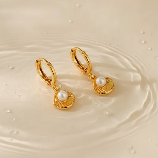 Mini Clamshell Earrings