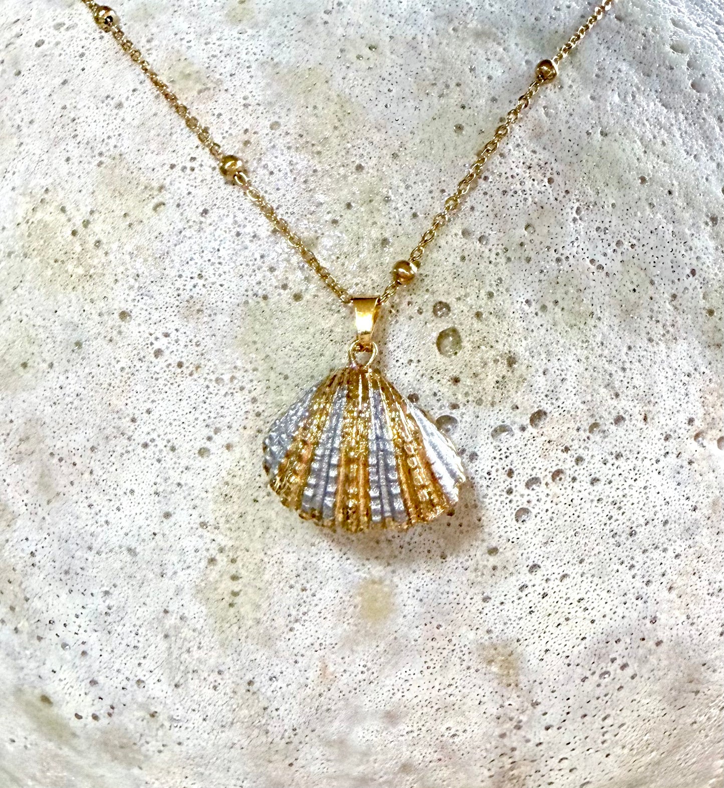 Oceans Kiss Neckalce