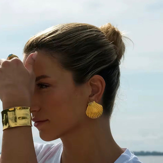 Scallop Stud Earrings