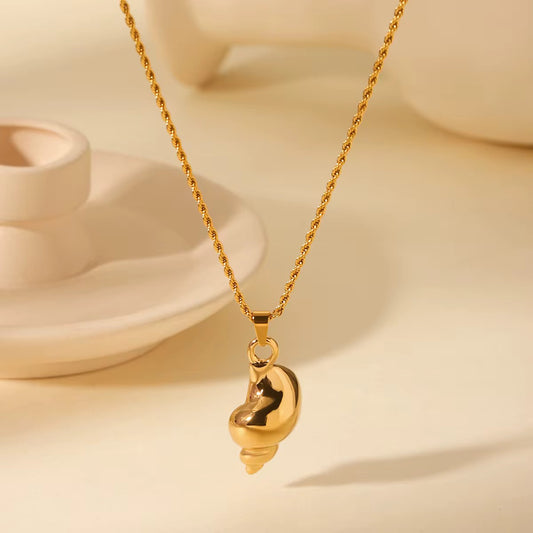 The Shell Cove Necklace