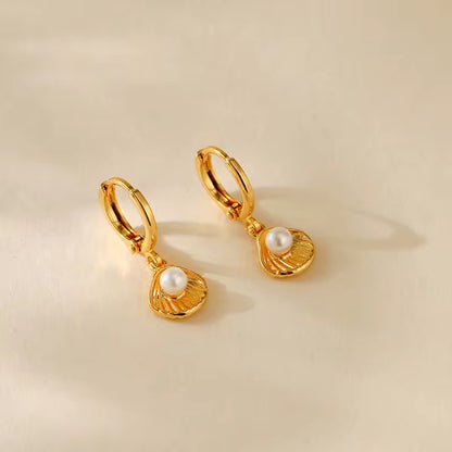 Mini Clamshell Earrings