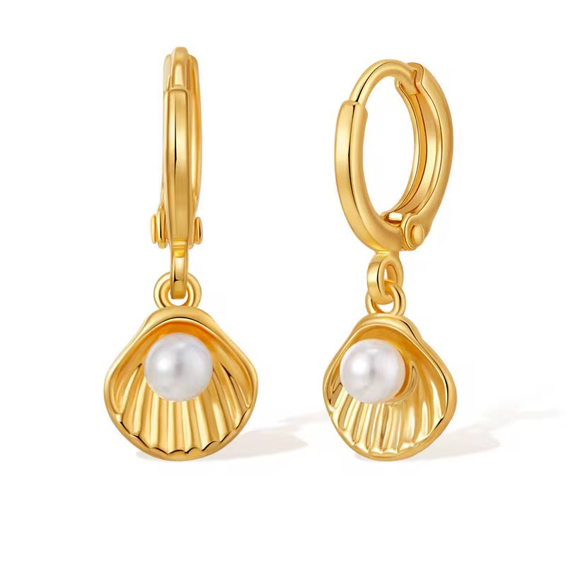 Mini Clamshell Earrings